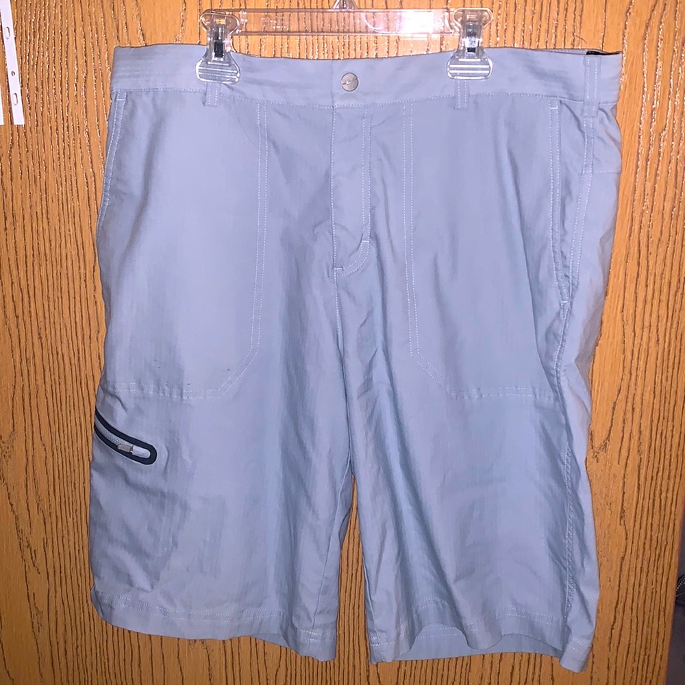 Men’s Nike golf shorts/ casual athletic